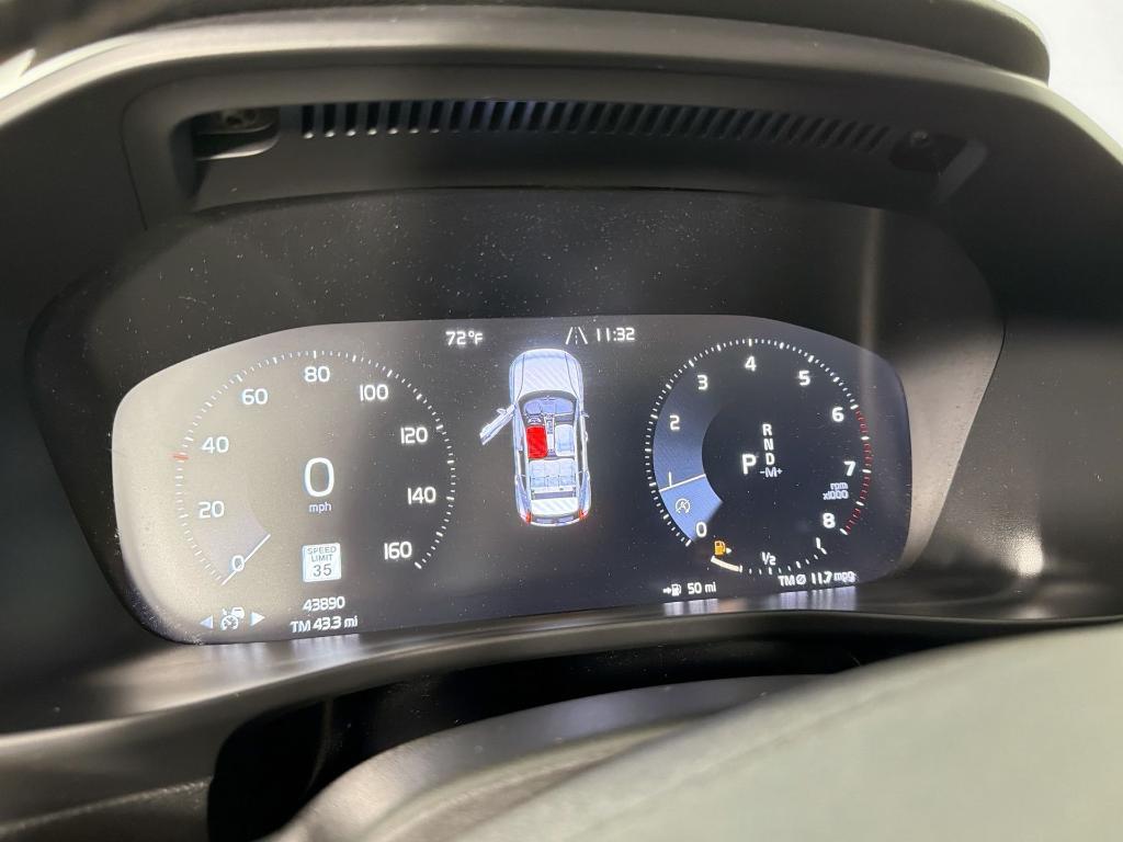used 2021 Volvo XC40 car, priced at $24,693