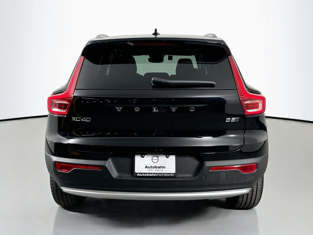 new 2025 Volvo XC40 car, priced at $36,215