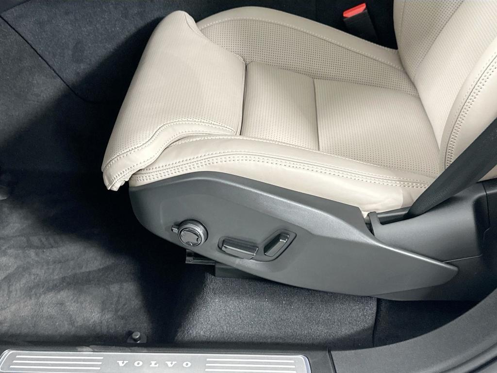 new 2026 Volvo XC90 car, priced at $83,545