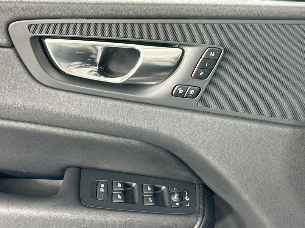 used 2023 Volvo XC60 car