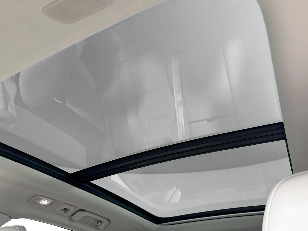 new 2025 Volvo XC60 Plug-In Hybrid car, priced at $52,435