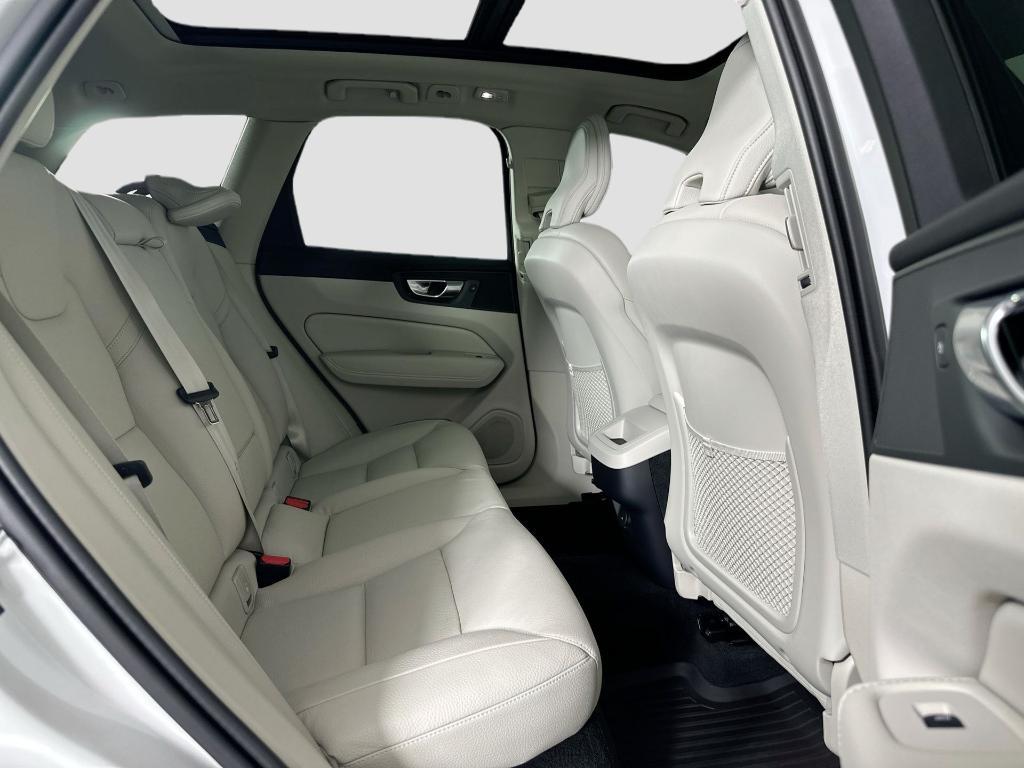 new 2024 Volvo XC60 car, priced at $40,875