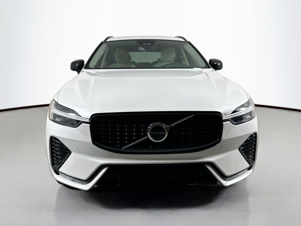 new 2024 Volvo XC60 car, priced at $40,875