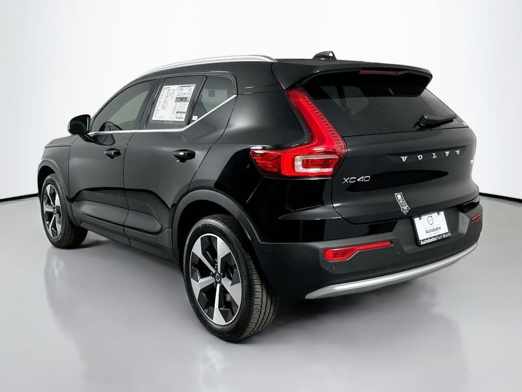 new 2025 Volvo XC40 car, priced at $39,315