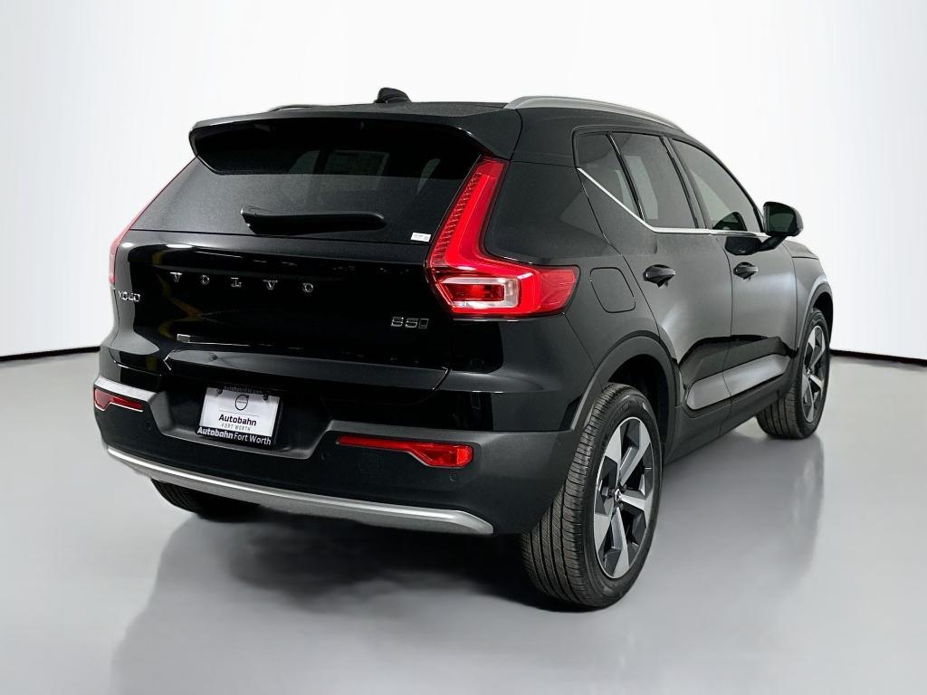 new 2025 Volvo XC40 car, priced at $39,315