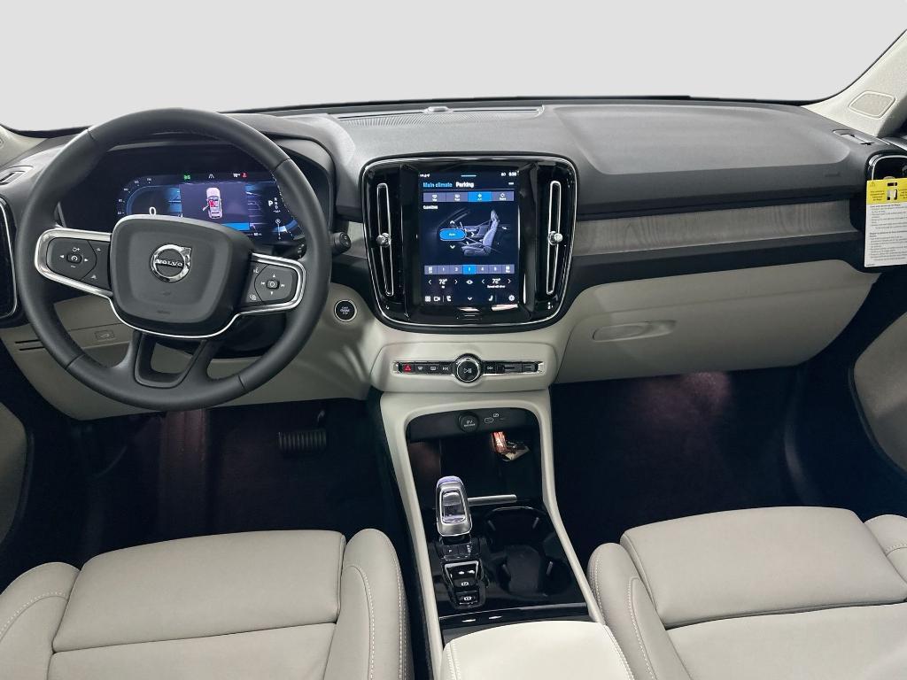 new 2025 Volvo XC40 car, priced at $39,315