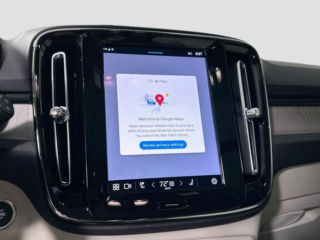 new 2025 Volvo XC40 car, priced at $39,315