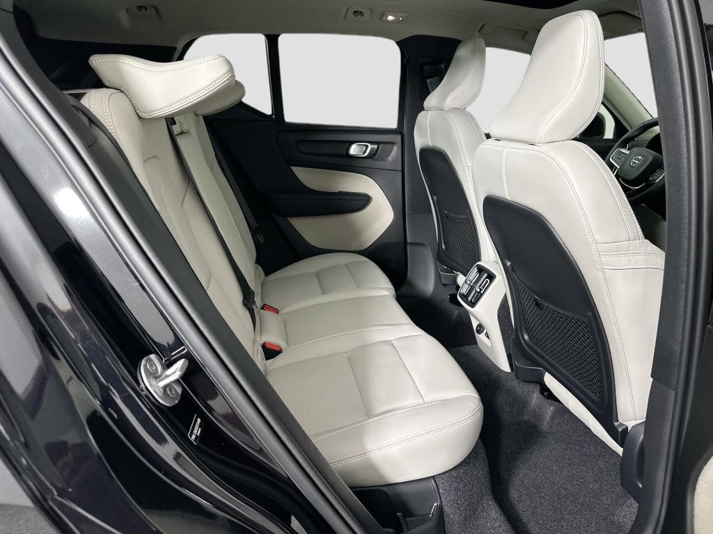 new 2025 Volvo XC40 car, priced at $39,315