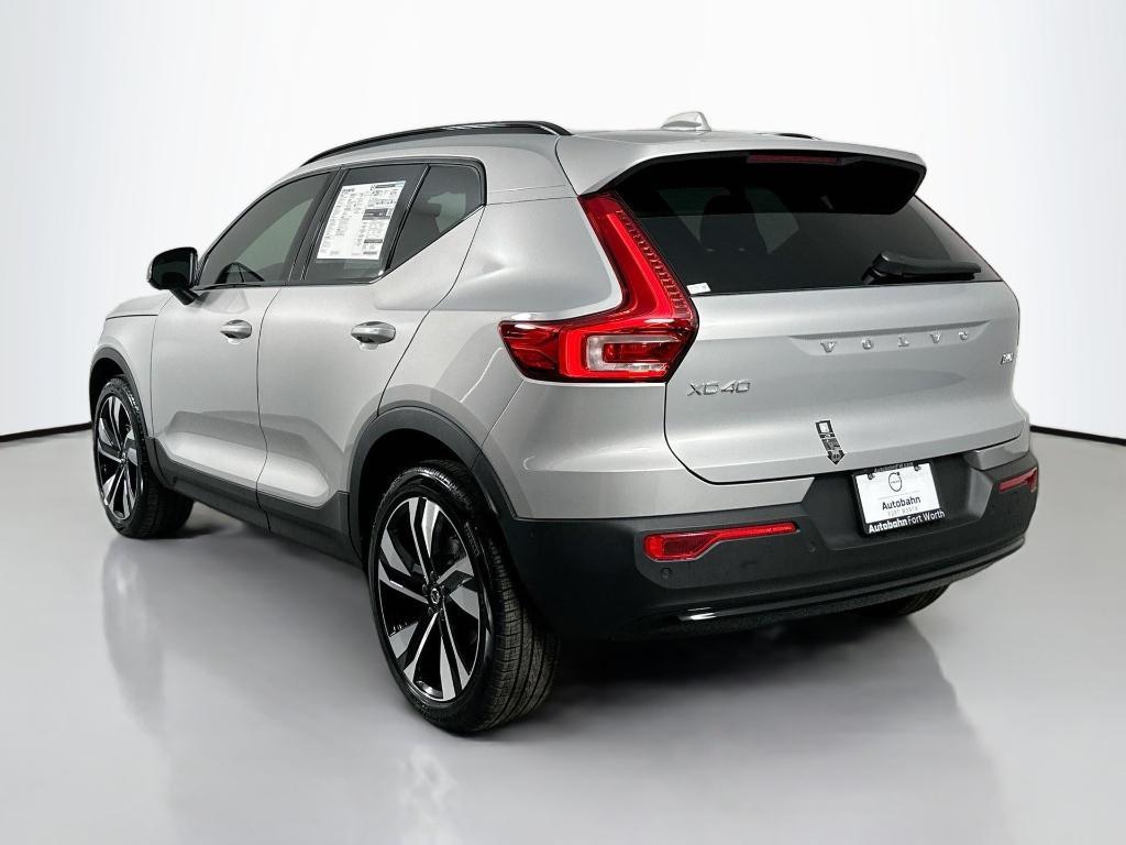 new 2025 Volvo XC40 car, priced at $39,820