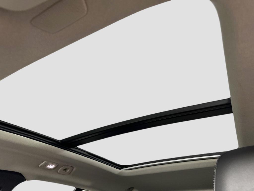 new 2025 Volvo XC40 car, priced at $39,820