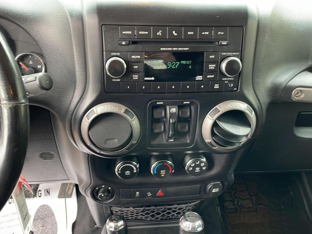 used 2015 Jeep Wrangler Unlimited car, priced at $18,500