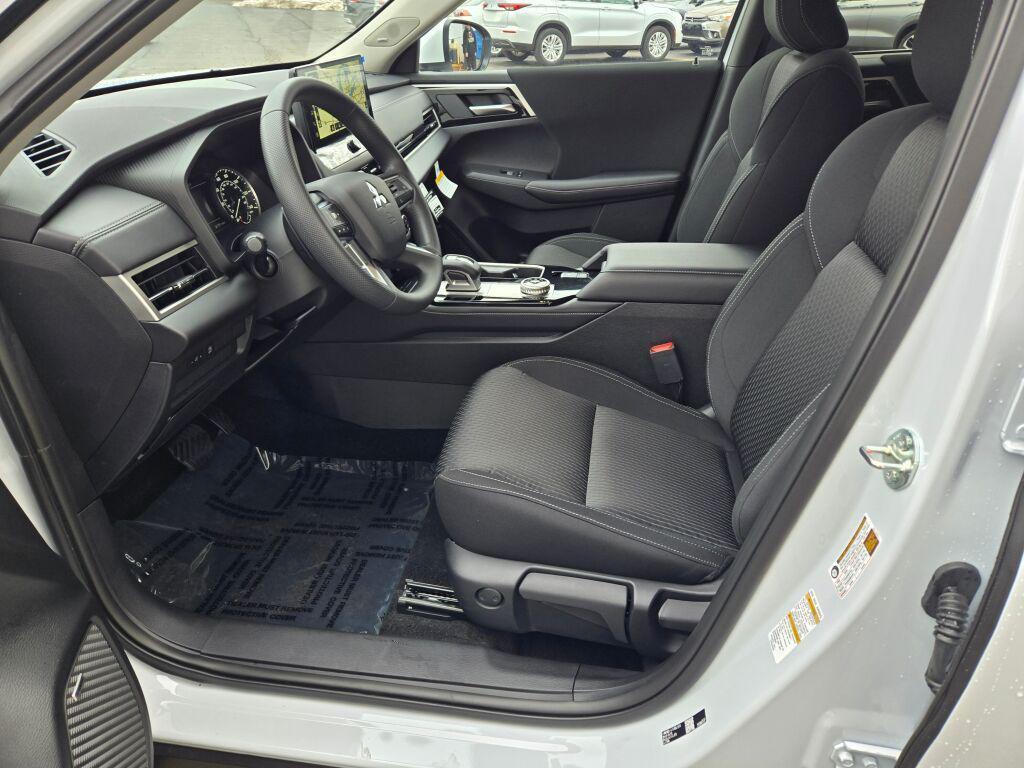 new 2026 Mitsubishi Outlander car, priced at $33,843
