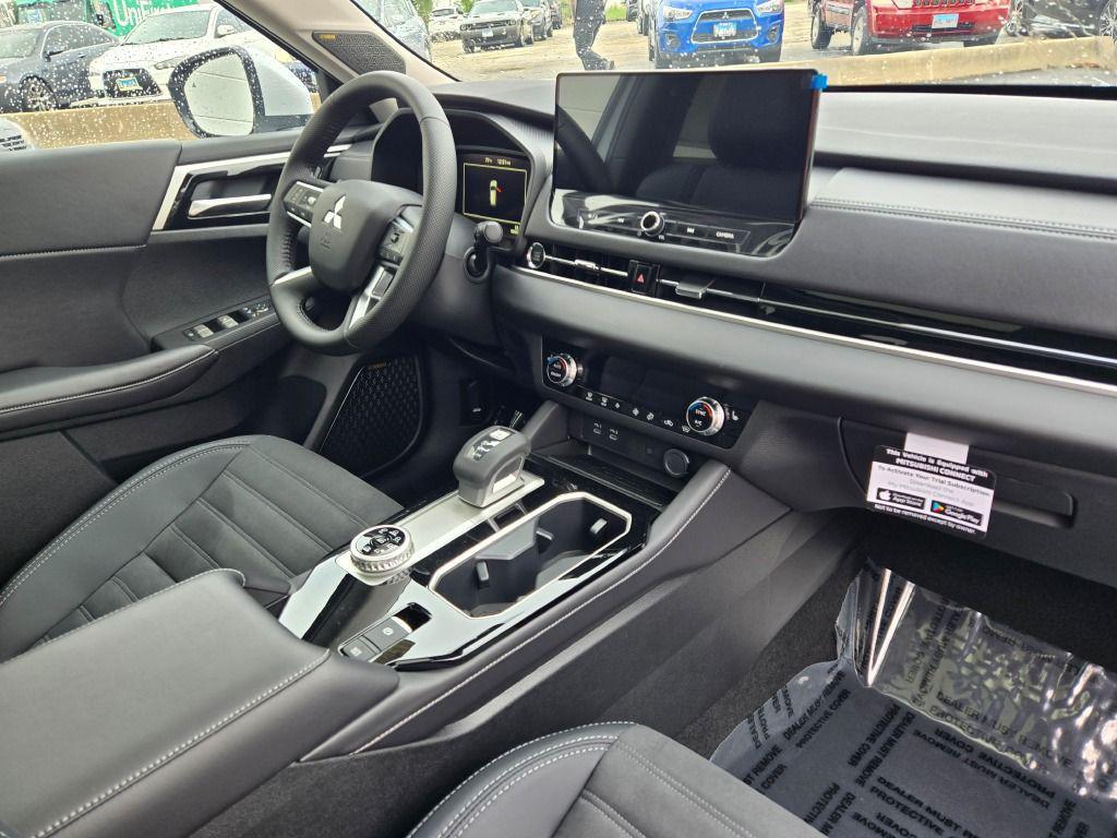 new 2025 Mitsubishi Outlander car, priced at $37,123