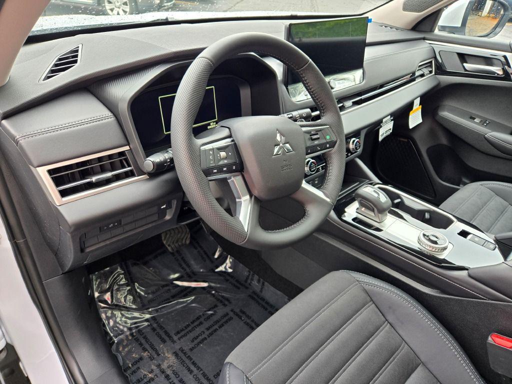 new 2025 Mitsubishi Outlander car, priced at $37,123