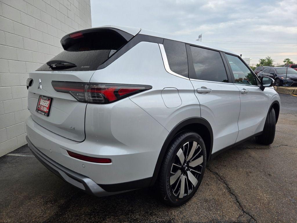 new 2025 Mitsubishi Outlander car, priced at $37,123