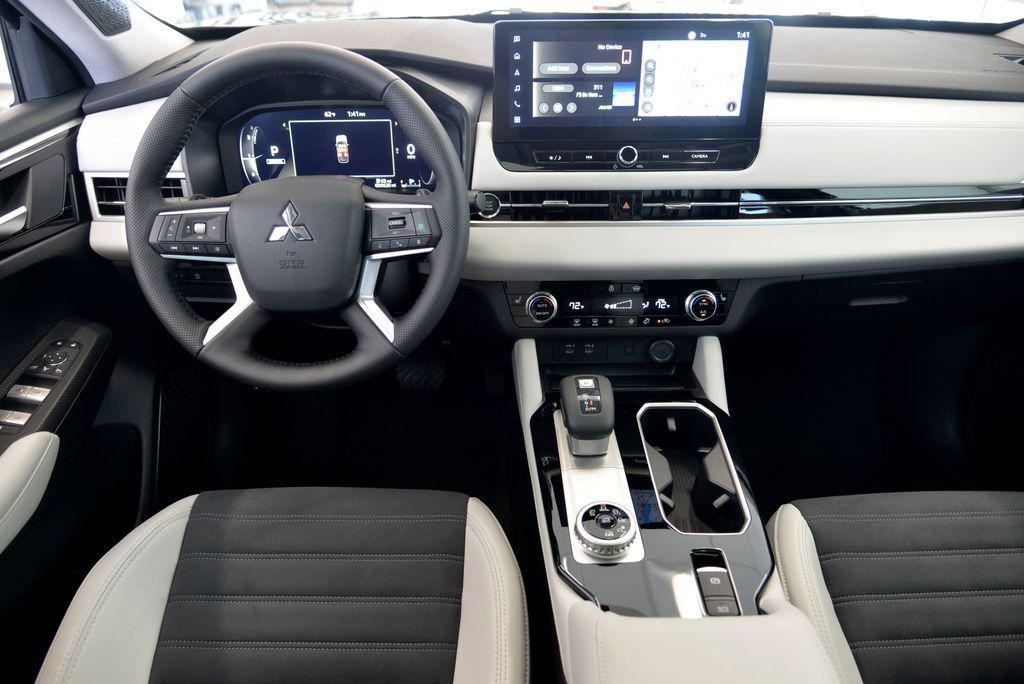 used 2026 Mitsubishi Outlander car, priced at $39,172