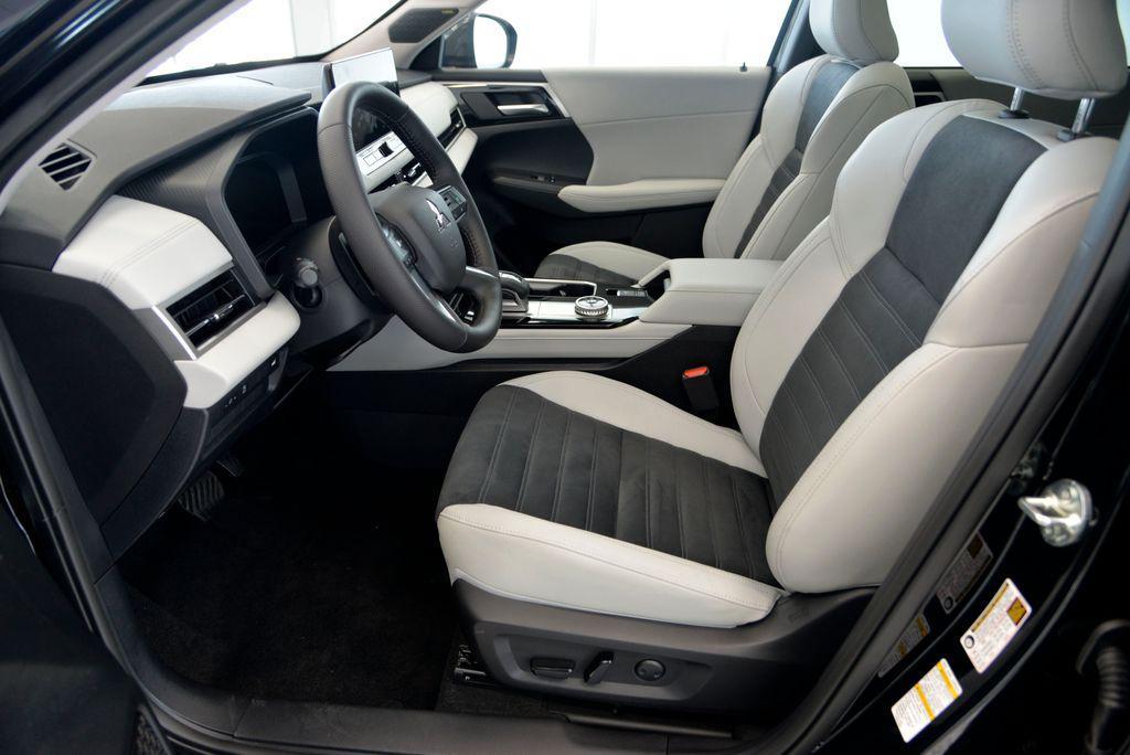 used 2026 Mitsubishi Outlander car, priced at $39,172