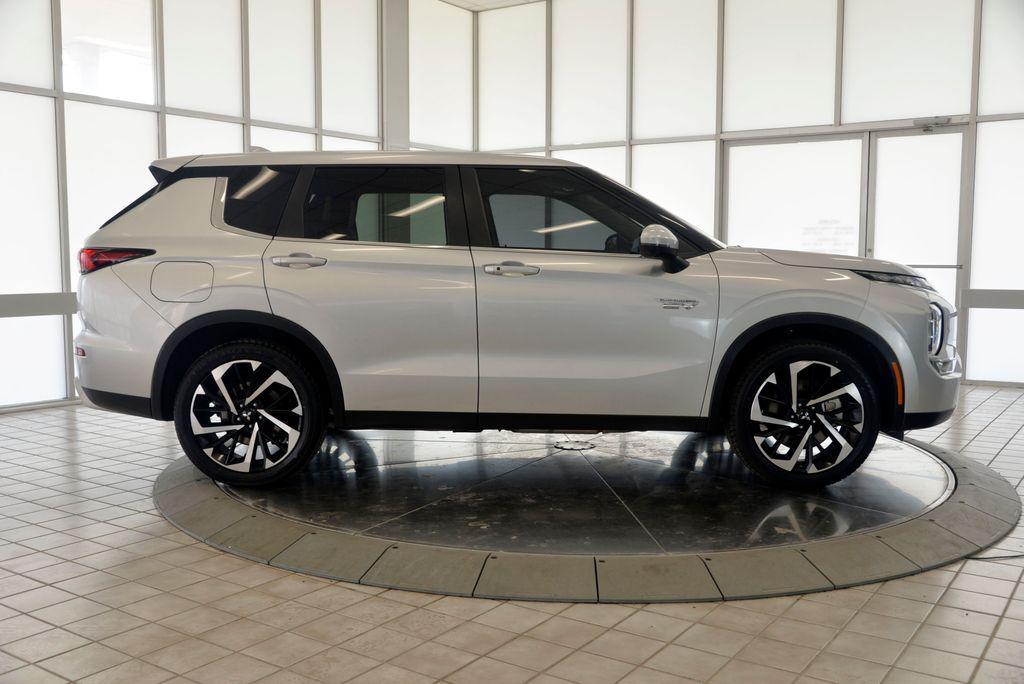 used 2025 Mitsubishi Outlander PHEV car, priced at $27,950