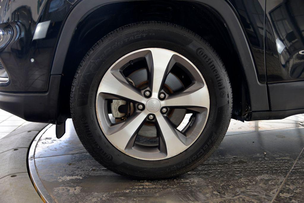 used 2021 Jeep Cherokee car, priced at $21,992