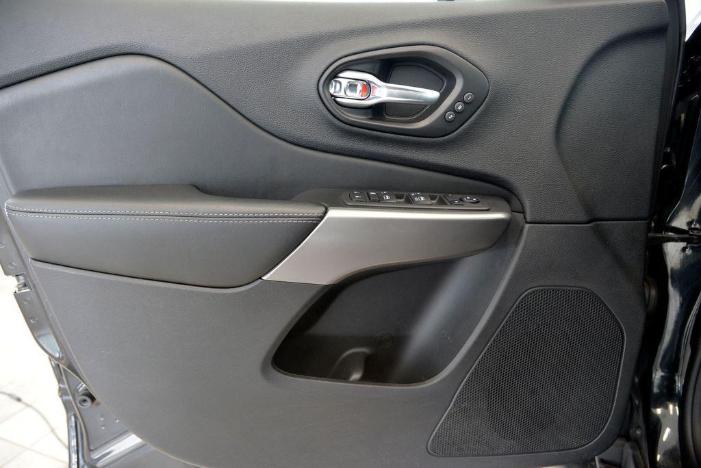 used 2021 Jeep Cherokee car, priced at $21,992