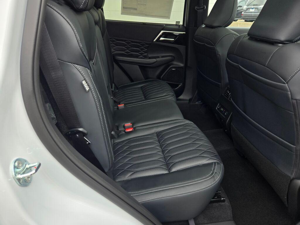 new 2026 Mitsubishi Outlander car, priced at $41,519