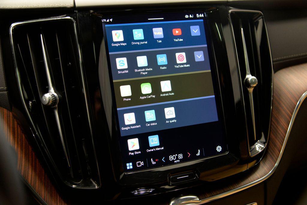 used 2023 Volvo XC60 Recharge Plug-In Hybrid car, priced at $38,579