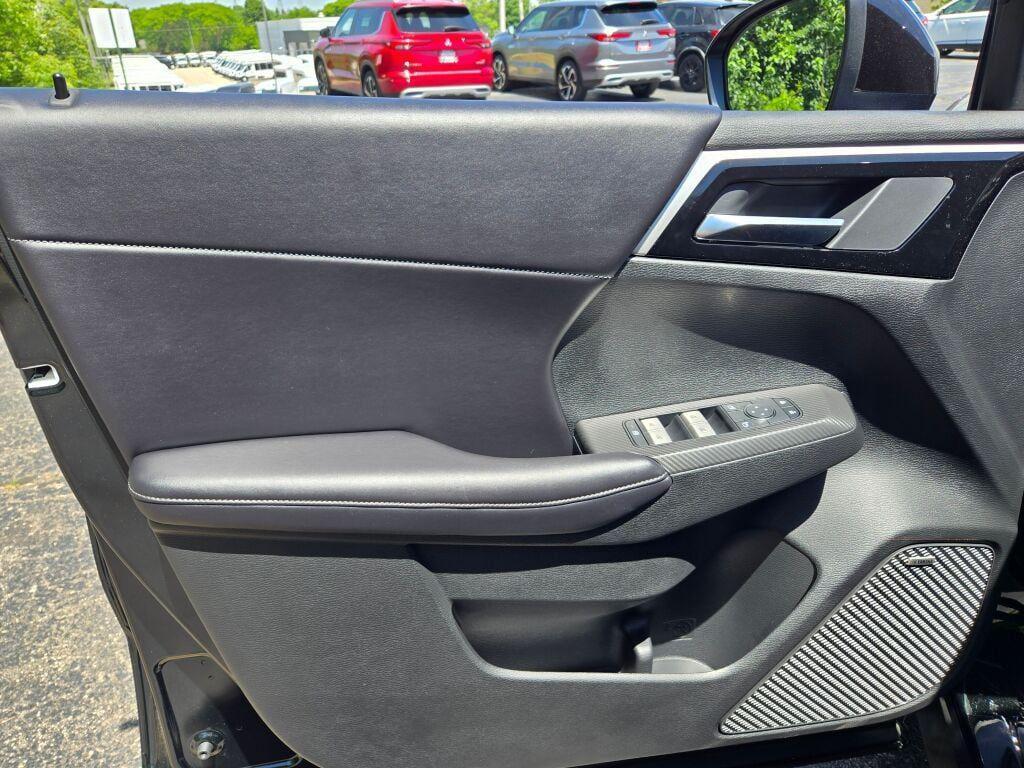 new 2026 Mitsubishi Outlander car, priced at $34,672