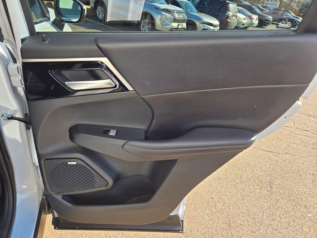 new 2026 Mitsubishi Outlander car, priced at $37,295