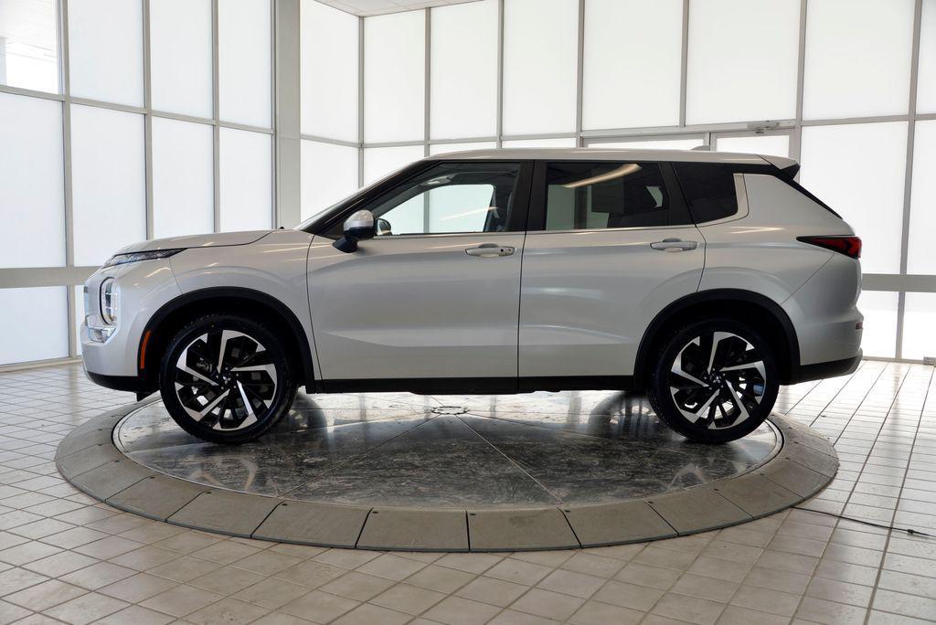 used 2023 Mitsubishi Outlander car, priced at $20,900