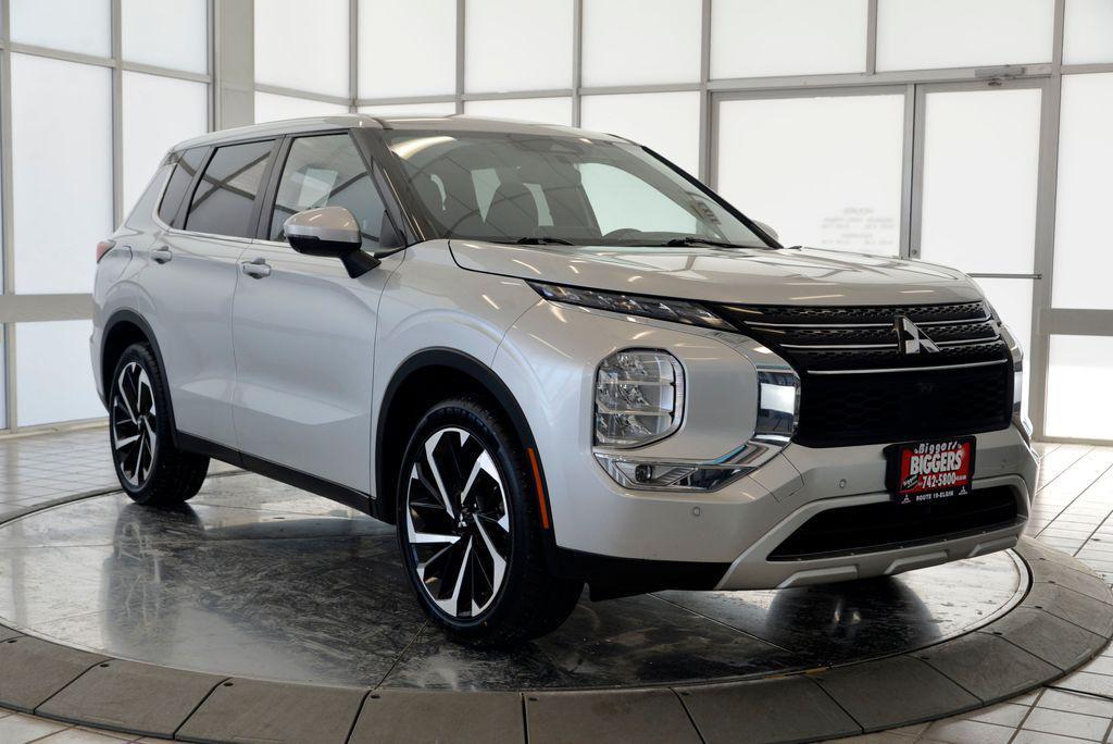 used 2023 Mitsubishi Outlander car, priced at $20,900