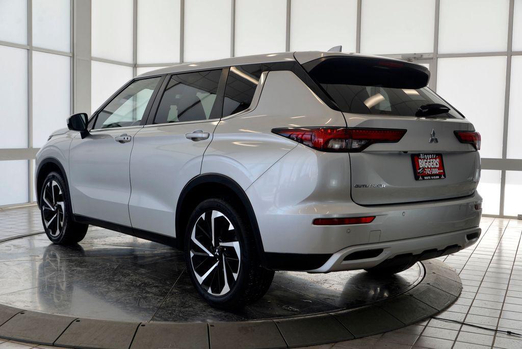 used 2023 Mitsubishi Outlander car, priced at $20,900