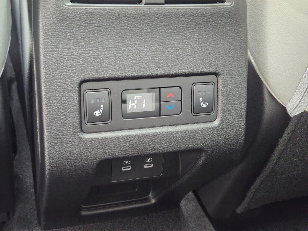 new 2026 Mitsubishi Outlander car, priced at $40,028