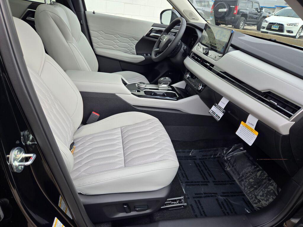 new 2026 Mitsubishi Outlander car, priced at $40,370