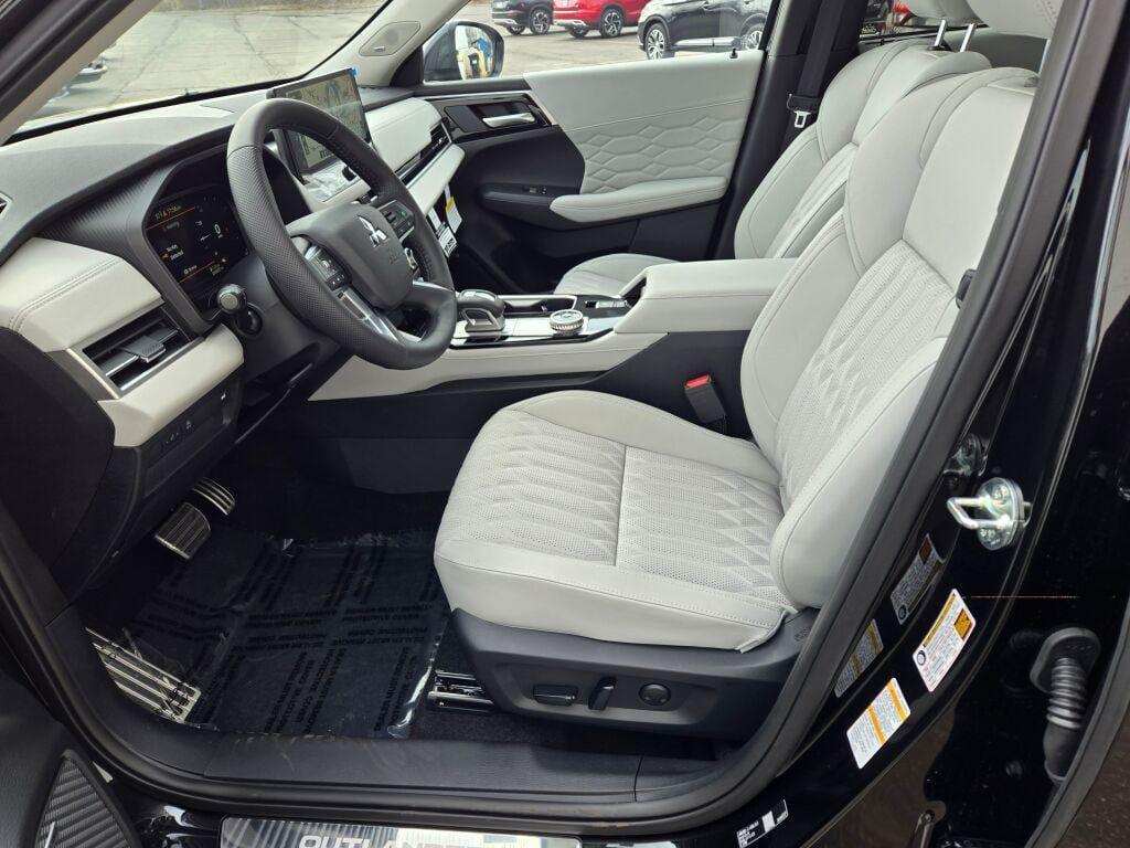 new 2026 Mitsubishi Outlander car, priced at $40,028