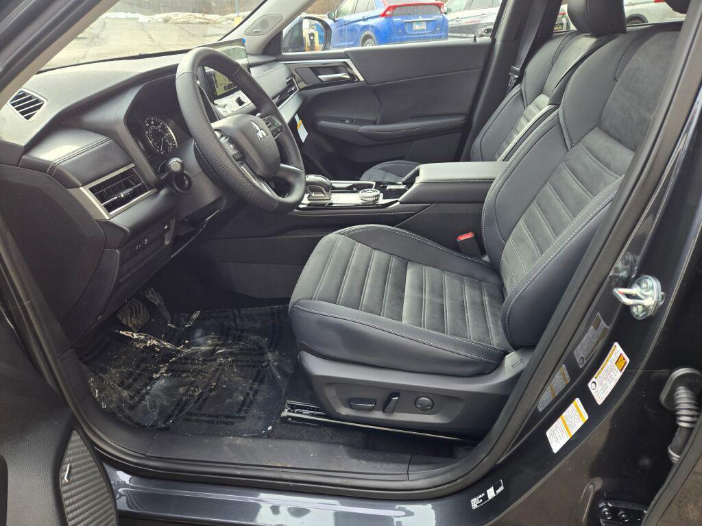 new 2026 Mitsubishi Outlander car, priced at $40,428