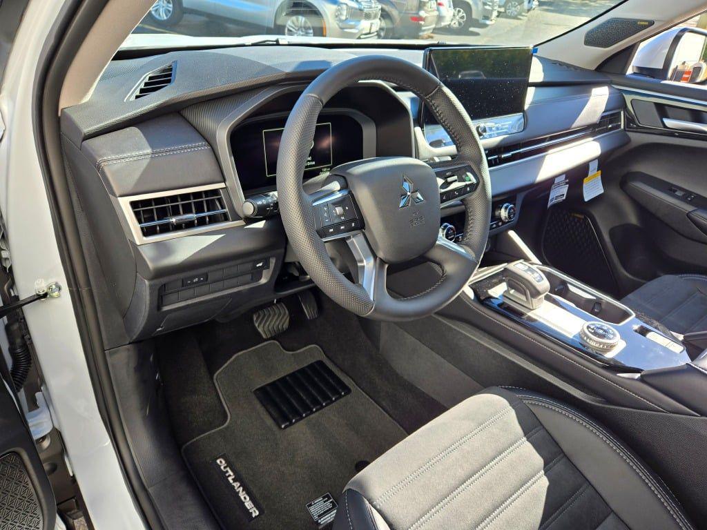 new 2025 Mitsubishi Outlander car, priced at $35,596
