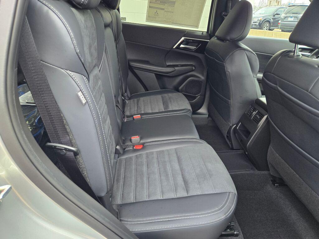 new 2025 Mitsubishi Outlander PHEV car, priced at $41,057