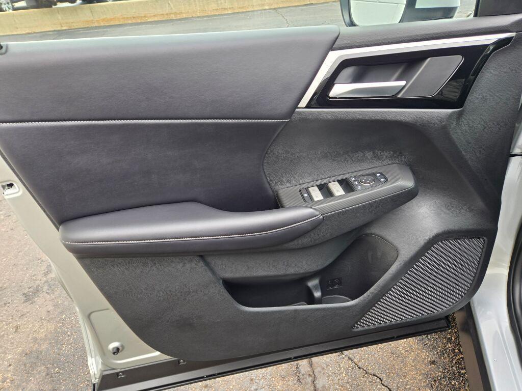 new 2025 Mitsubishi Outlander PHEV car, priced at $41,057