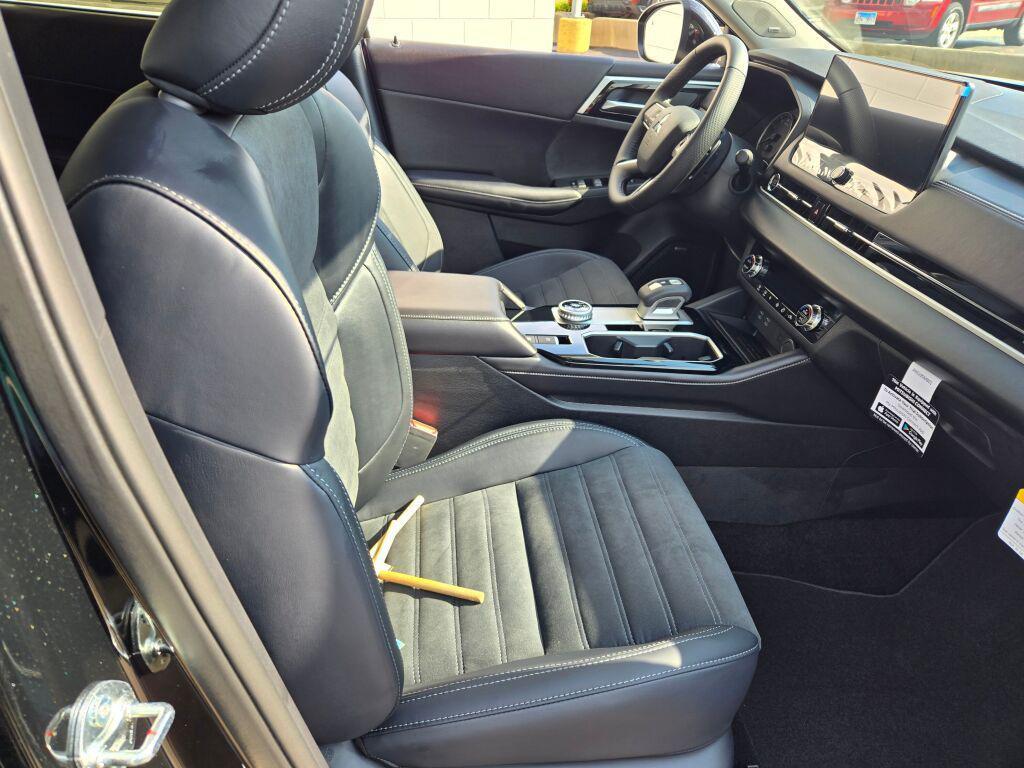 new 2025 Mitsubishi Outlander car, priced at $33,635