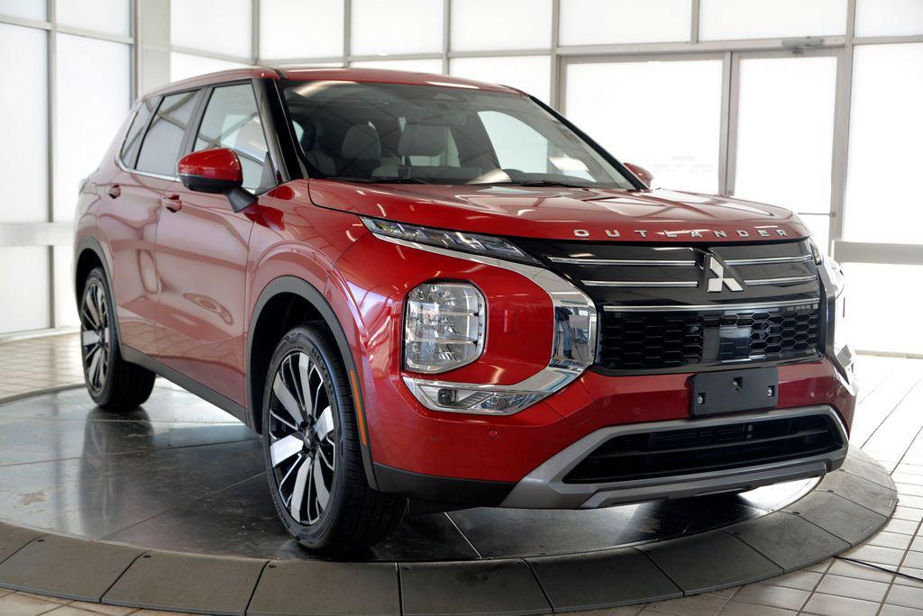 used 2025 Mitsubishi Outlander car, priced at $29,635