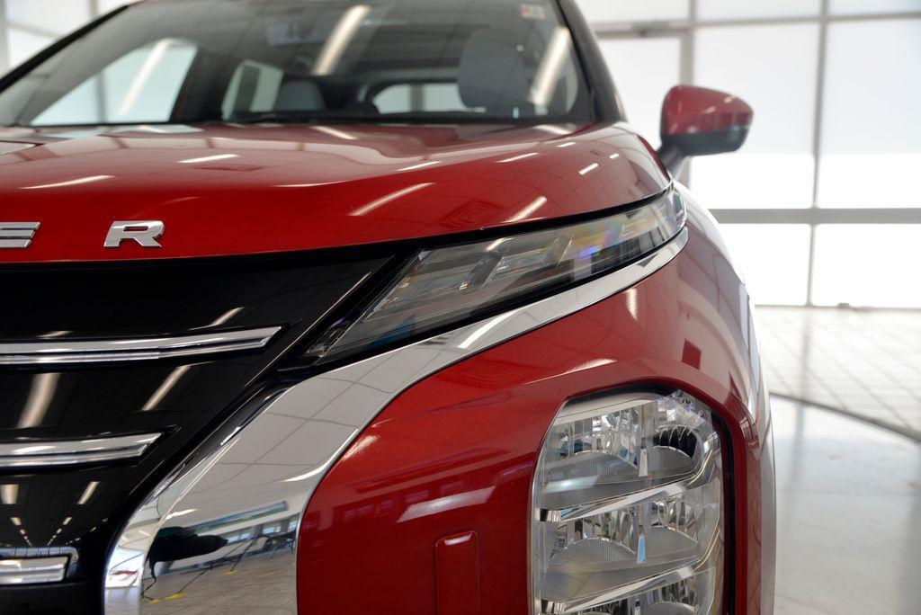 used 2025 Mitsubishi Outlander car, priced at $29,635