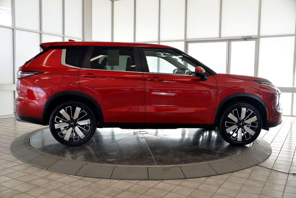 used 2025 Mitsubishi Outlander car, priced at $29,635