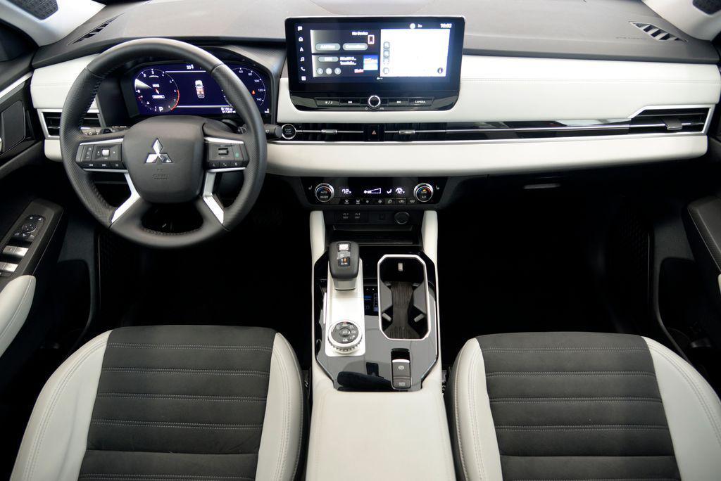 used 2025 Mitsubishi Outlander car, priced at $29,635