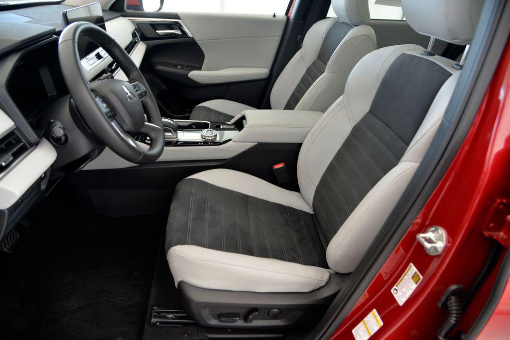 used 2025 Mitsubishi Outlander car, priced at $29,635