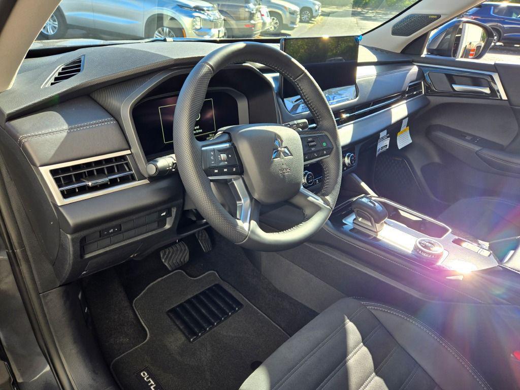 new 2025 Mitsubishi Outlander car, priced at $36,365
