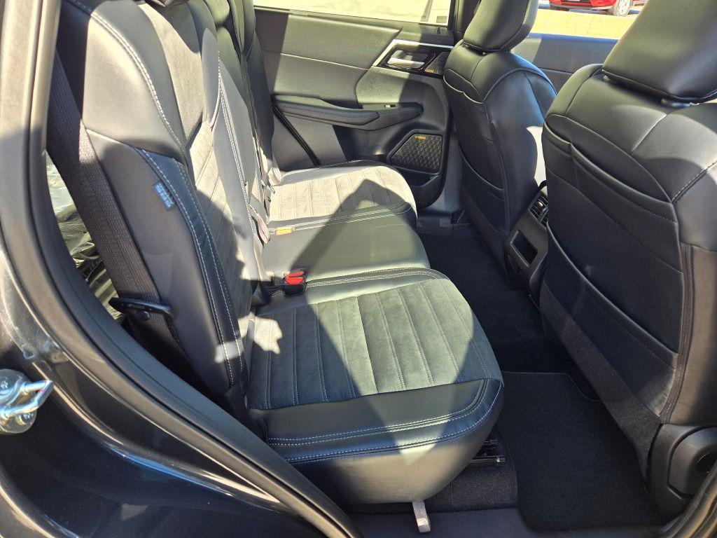 new 2025 Mitsubishi Outlander car, priced at $36,365