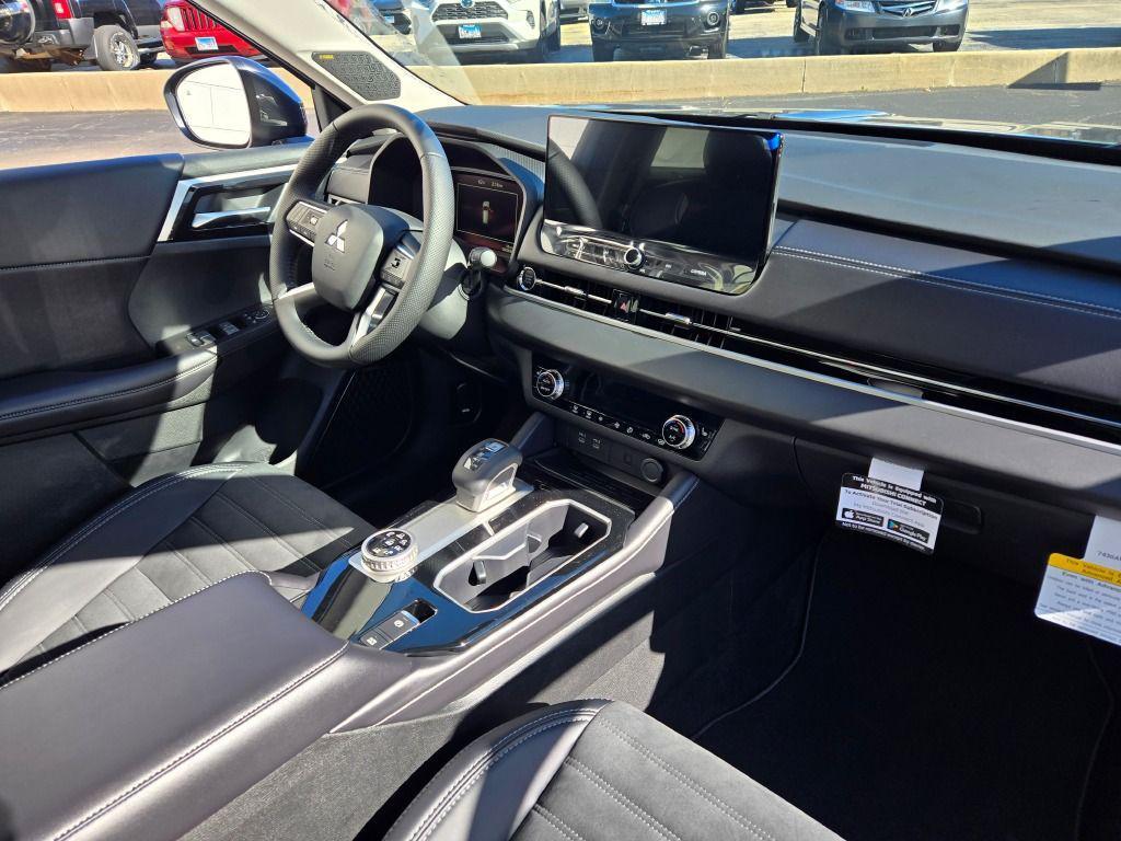 new 2025 Mitsubishi Outlander car, priced at $36,365