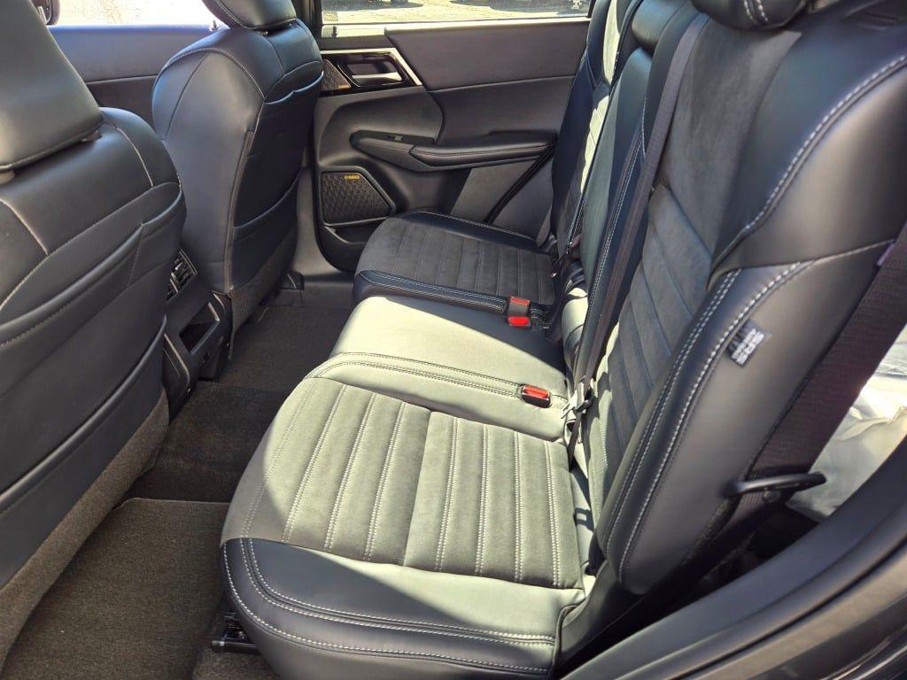 new 2025 Mitsubishi Outlander car, priced at $36,566