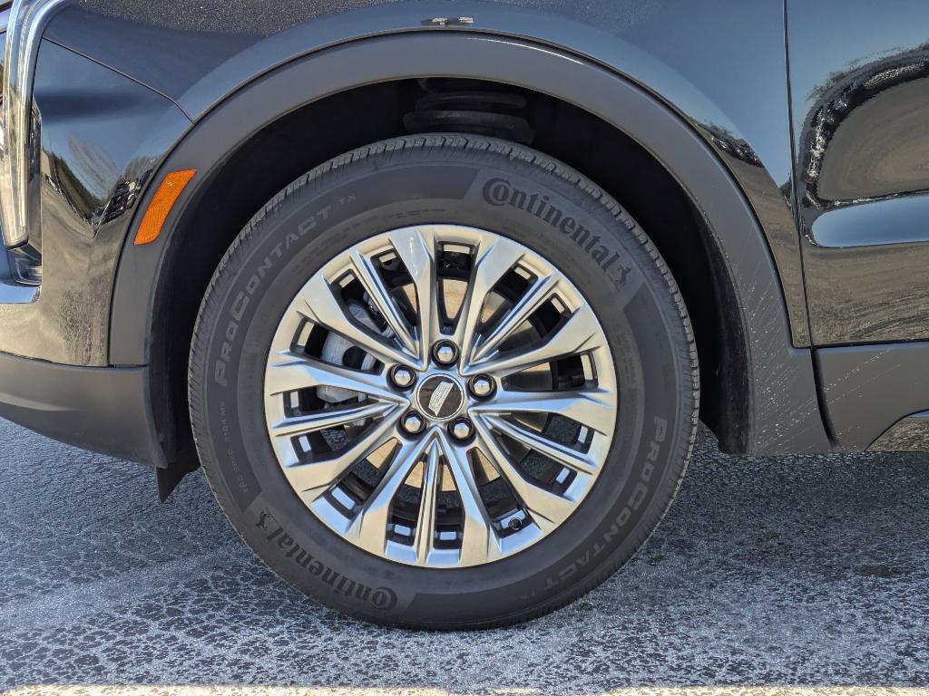 used 2025 Cadillac XT4 car, priced at $31,599