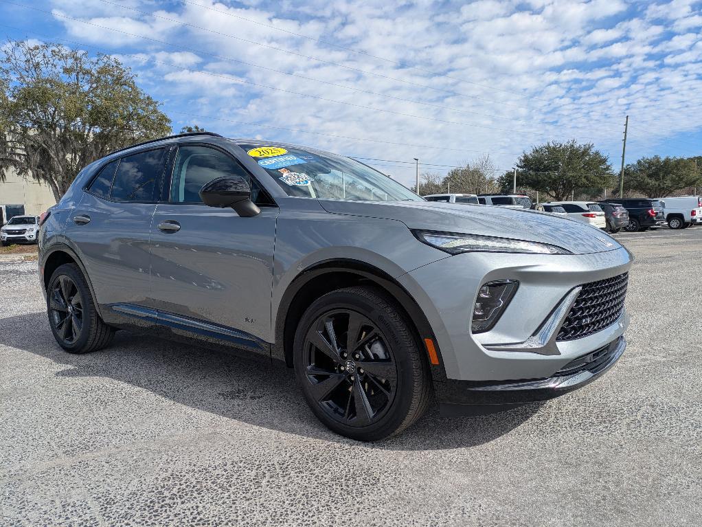 used 2025 Buick Envision car, priced at $29,999